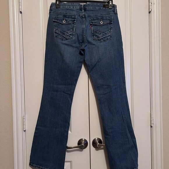 Women's Levi's Jeans 547 Platinum Flare in Size 12 - Picture 5 of 5